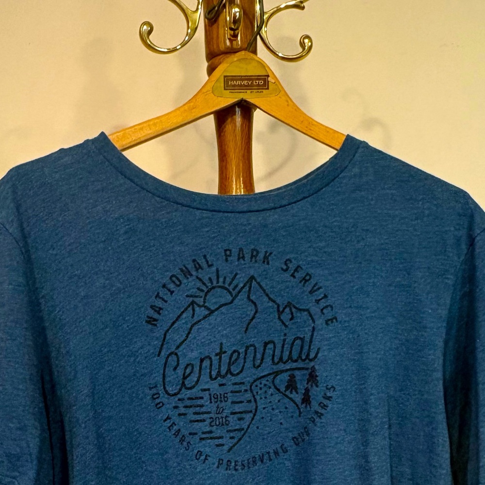 MEN’S LARGE REI BLUE T-SHIRT